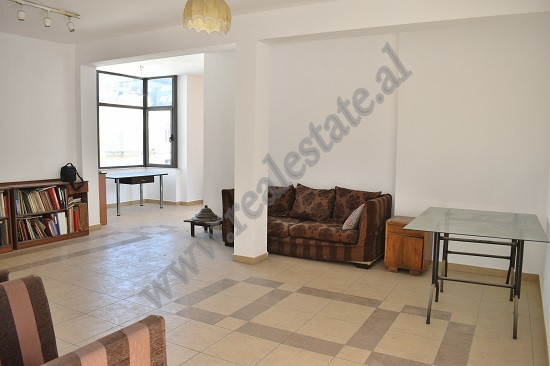 Office space for rent between the beginning of Kavaja Street and the beginning of Durr&euml;si Stree